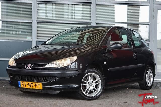 Zwart Gebruikt 2004 Peugeot 206 Hatchback | € 750 (Goede deal) - Afbeelding 1/4
