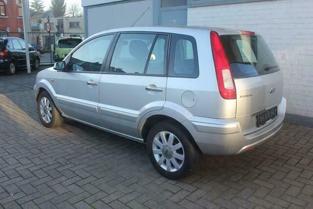 Zilver Occasion 2011 Ford Fusion Sedan | € 5.495 (Duur) - Afbeelding 1/4