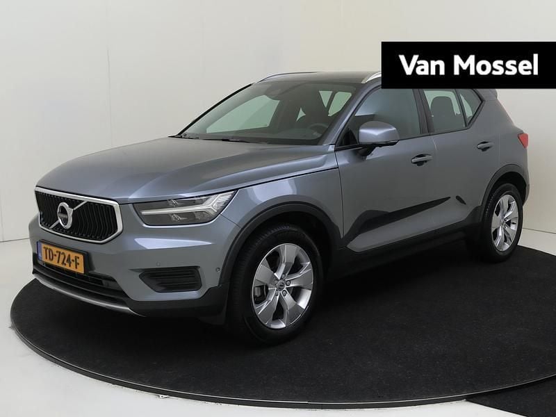 Grijs Gebruikt 2018 Volvo XC40 Momentum SUV | € 29.435 (Eerlijke prijs) - Afbeelding 1/4