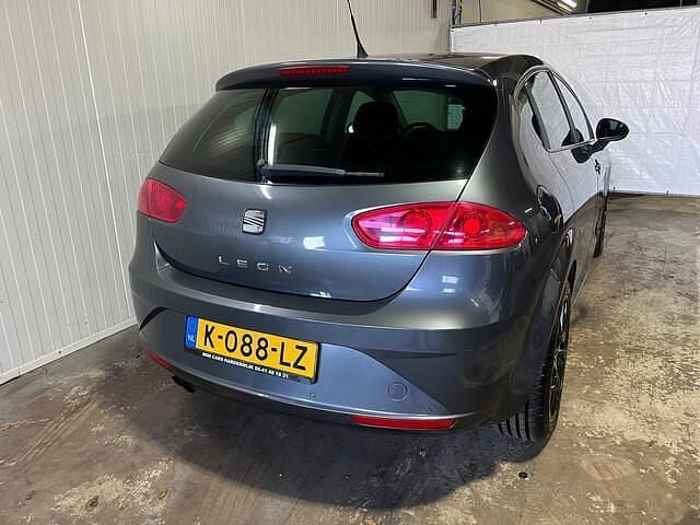 Occasion Seat Leon 125 PK (91 kW) 2009 Grijs Hatchback