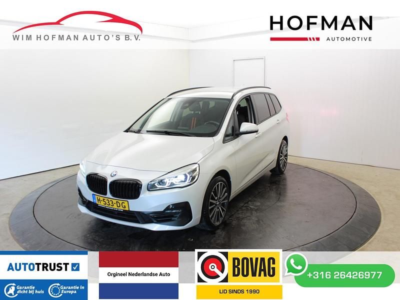 Wit Occasion 2020 BMW 220 Executive Stationwagen | € 25.290 (Iets duurder) - Afbeelding 1/4