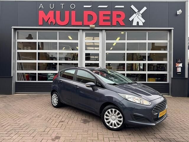 Grijs (metallic) Occasion 2014 Ford Fiesta Titanium Hatchback | € 7.750 (Eerlijke prijs) - Afbeelding 1/4