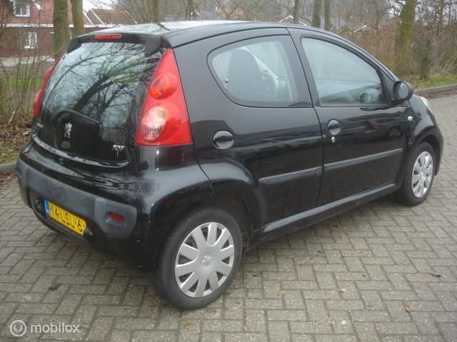 Occasion Peugeot 107 Urban Move 68 PK (50 kW) 2010 Zwart Hatchback