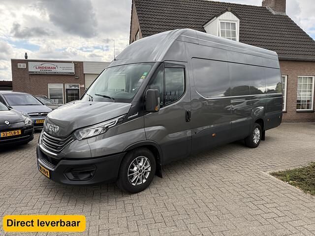 Grijs Gebruikt 2022 Iveco Daily Van | € 36.950 (Eerlijke prijs) - Afbeelding 1/4