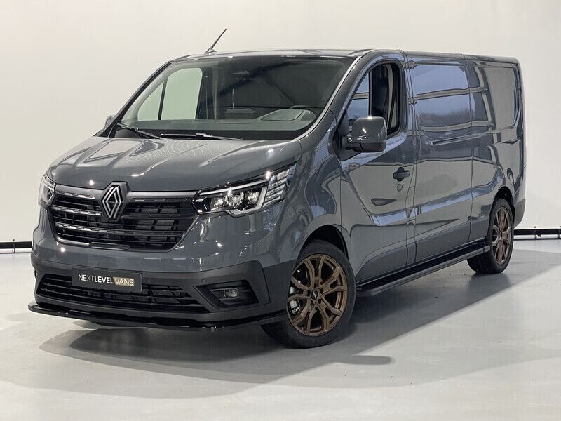 Grijs Nieuw 2024 Renault Trafic Van | € 35.950 - Afbeelding 1/4