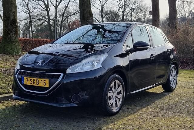 Zwart Occasion 2013 Peugeot 208 Active Hatchback | € 2.450 (Super prijs) - Afbeelding 1/4