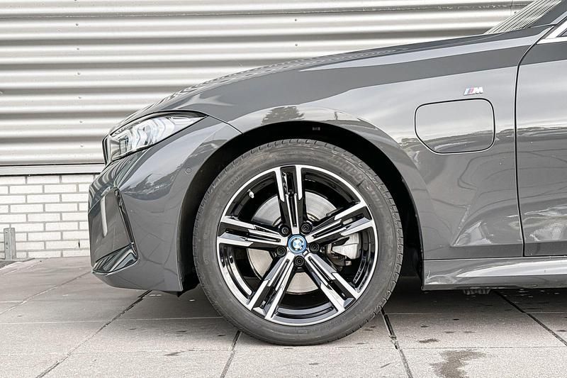 Occasion BMW 330e M Sport 292 PK (214 kW) 2023 Grijs Stationwagen