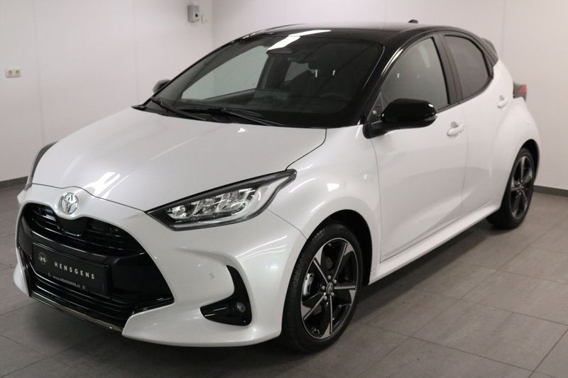 Wit Nieuw 2024 Toyota Yaris Hybrid Edition Hatchback | € 31.945 (Iets duurder) - Afbeelding 1/4