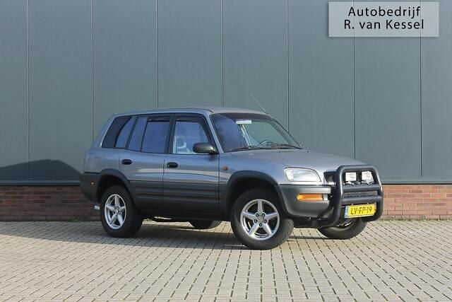 Grijs Gebruikt 1995 Toyota RAV4 SR Stationwagen | € 12.950 - Afbeelding 1/4