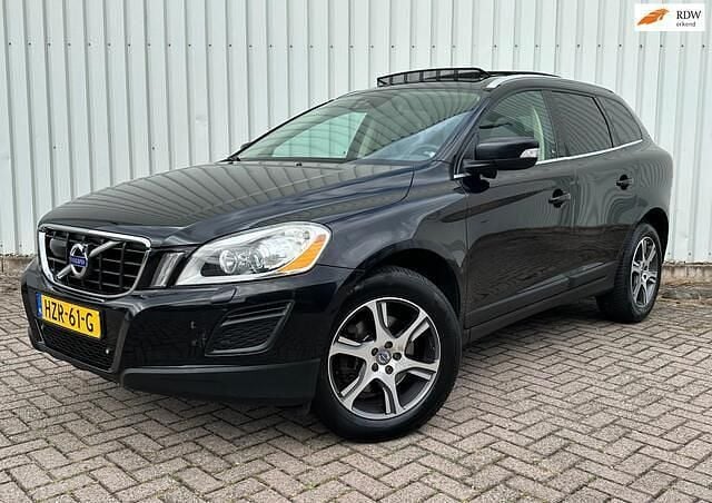 Zwart Gebruikt 2013 Volvo XC60 Kinetic SUV | € 15.445 (Eerlijke prijs) - Afbeelding 1/4