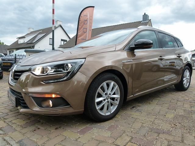 Bruin Gebruikt 2018 Renault Mégane GrandTour LIMITED Stationwagen | € 13.450 (Eerlijke prijs) - Afbeelding 1/4