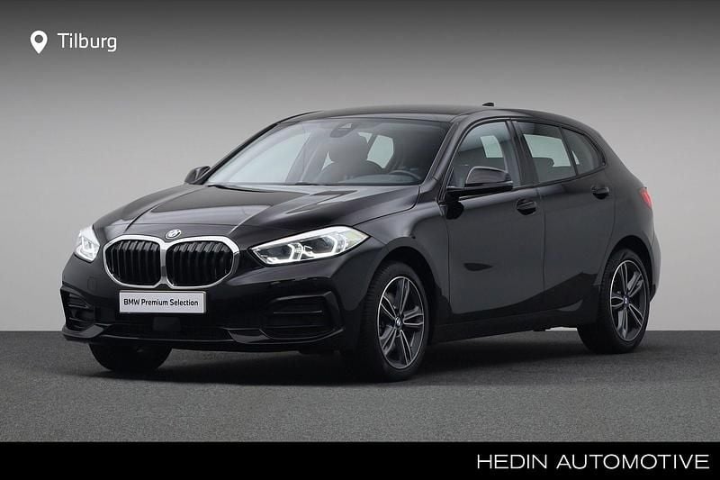 Zwart Gebruikt 2024 BMW 118 Sport Line Hatchback | € 31.880 (Eerlijke prijs) - Afbeelding 1/4
