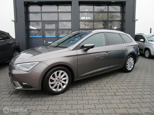 Grijs Occasion 2016 Seat Leon ST CONNECT Stationwagen | € 8.950 (Eerlijke prijs) - Afbeelding 1/4