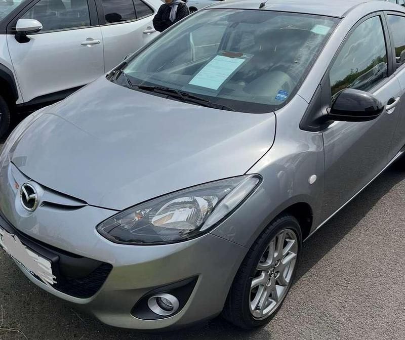 Grijs Gebruikt 2013 Mazda 2 Edition Hatchback | € 8.500 (Iets duurder) - Afbeelding 1/2
