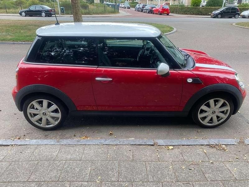 Rood Gebruikt 2007 Mini Cooper Pepper Hatchback | € 2.490 (Super prijs) - Afbeelding 1/4