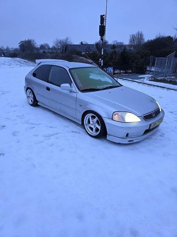 Zilver Occasion 2000 Honda Civic Hatchback | € 3.000 (Goede deal) - Afbeelding 1/4