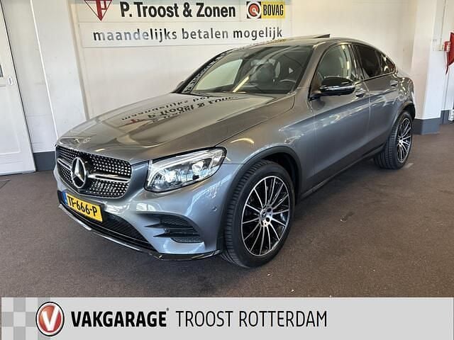 Grijs Gebruikt 2018 Mercedes GLC250 Premium Plus Coupé | € 38.950 (Eerlijke prijs) - Afbeelding 1/4