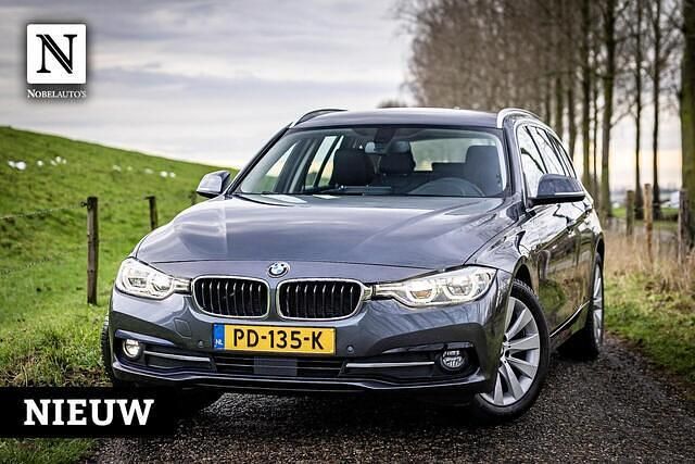 Grijs Occasion 2016 BMW 320 Executive Stationwagen | € 14.890 (Eerlijke prijs) - Afbeelding 1/4