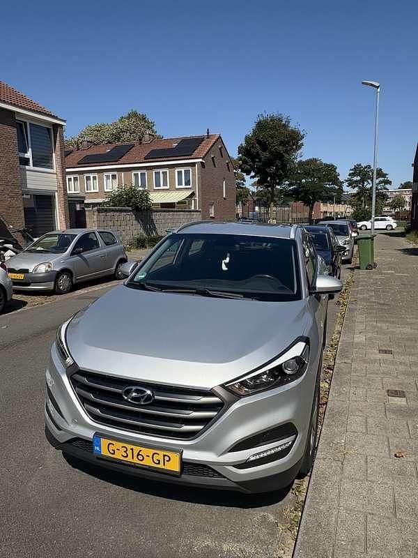 Grijs Gebruikt 2017 Hyundai Tucson Comfort SUV | € 17.750 (Eerlijke prijs) - Afbeelding 1/4