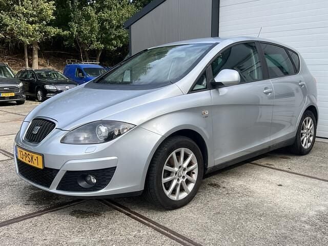Grijs Gebruikt 2011 Seat Altea MPV | € 1.950 (Super prijs) - Afbeelding 1/4