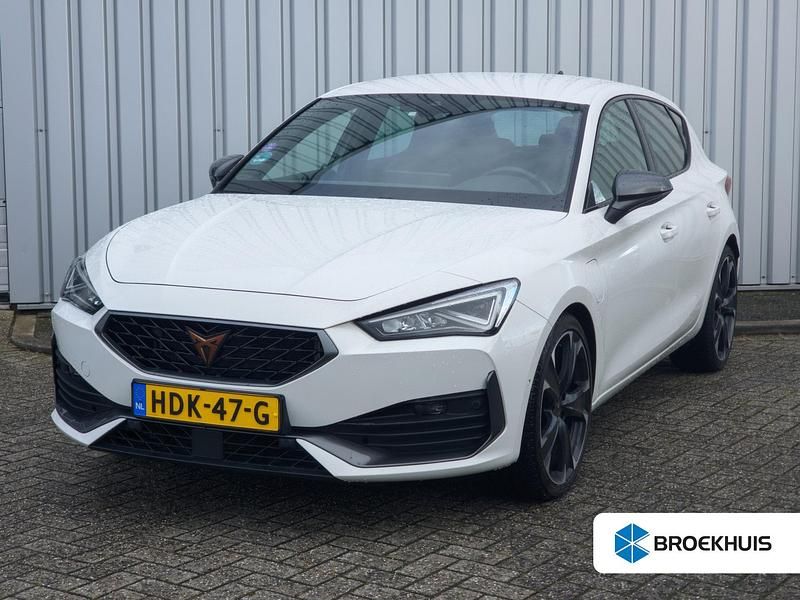 Wit Gebruikt 2022 Cupra Leon VZ Hatchback | € 25.900 (Goede deal) - Afbeelding 1/4