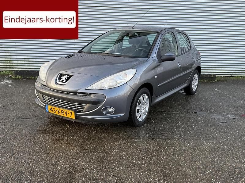 Grijs Gebruikt 2010 Peugeot 206+ Hatchback | € 2.450 (Eerlijke prijs) - Afbeelding 1/4