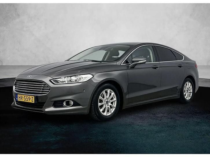 Grijs Gebruikt 2015 Ford Mondeo Titanium Hatchback | € 12.420 (Duur) - Afbeelding 1/4