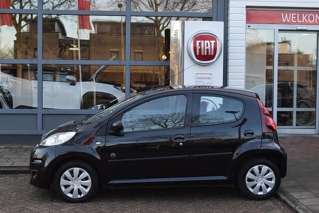Occasion Peugeot 107 Envy 68 PK (50 kW) 2014 Zwart Hatchback