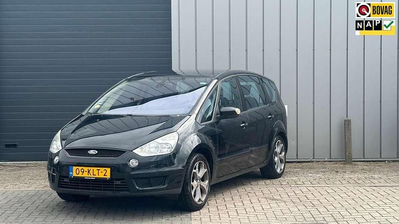 Zwart Gebruikt 2010 Ford S-MAX Titanium MPV | € 3.299 (Super prijs) - Afbeelding 1/4