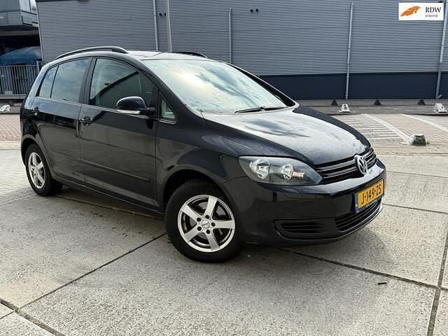 Zwart, metallic lak Gebruikt 2010 VW Golf Plus Highline MPV | € 4.950 (Goede deal) - Afbeelding 1/4