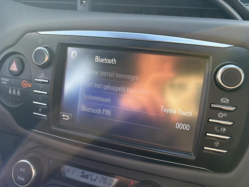 Occasion Toyota Yaris Hybrid 2017 Rood Hatchback