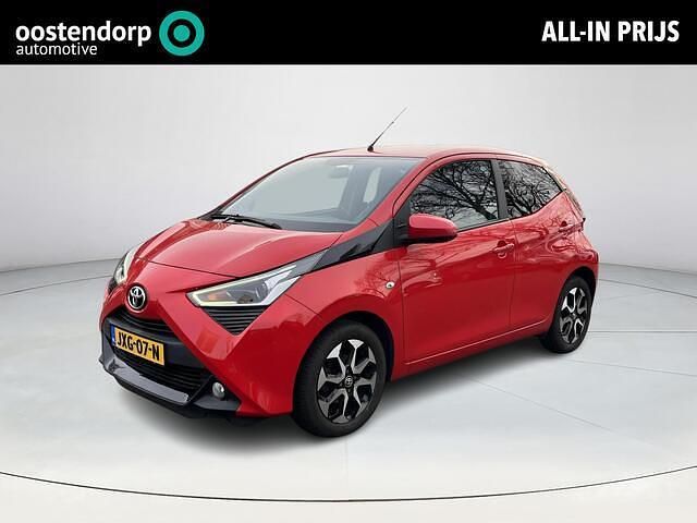 Occasion Toyota Aygo X-play 72 PK (52 kW) 2021 Rood Hatchback