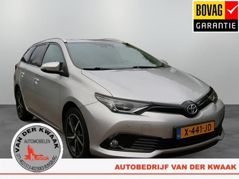 Grijs Occasion 2019 Toyota Auris Plus Hatchback | € 16.545 (Eerlijke prijs) - Afbeelding 1/4