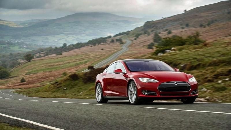 Rood Gebruikt 2015 Tesla Model S Sedan | € 21.990 - Afbeelding 1/3