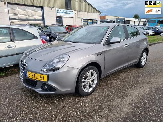 Grijs Gebruikt 2011 Alfa Romeo Giulietta Progression Hatchback | € 2.500 (Eerlijke prijs) - Afbeelding 1/4