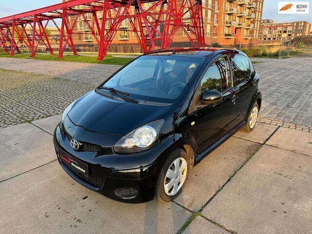 Zwart Occasion 2009 Toyota Aygo Comfort Hatchback | € 3.499 (Eerlijke prijs) - Afbeelding 1/4