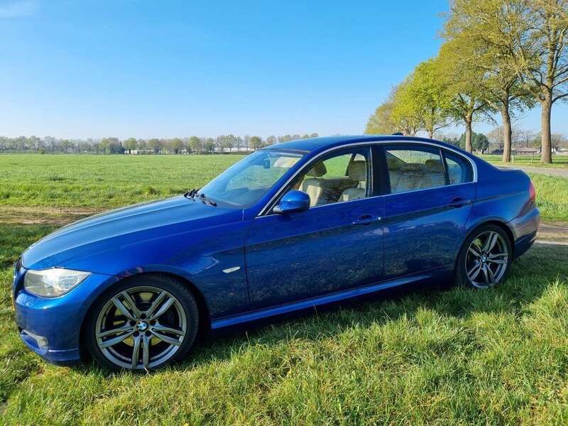 Blauw Gebruikt 2009 BMW 330 Executive Sedan | € 10.500 (Iets duurder) - Afbeelding 1/4
