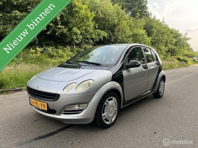 Zwart Gebruikt 2005 Smart ForFour Hatchback | € 1.195 (Eerlijke prijs) - Afbeelding 1/4