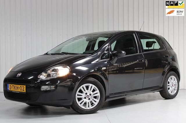 Zwart Gebruikt 2014 Fiat Punto Evo Pop Hatchback | € 3.150 (Eerlijke prijs) - Afbeelding 1/4