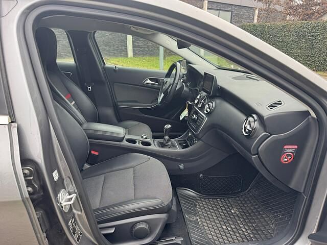Occasion Mercedes A180 122 PK (89 kW) 2014 Grijs (metallic) Hatchback