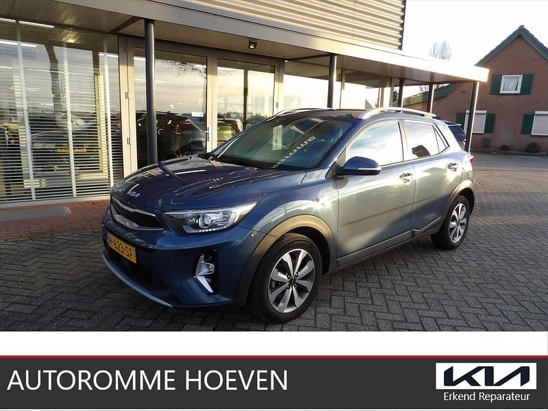 Blauw Occasion 2022 Kia Stonic Turbo SUV | € 19.940 (Eerlijke prijs) - Afbeelding 1/4