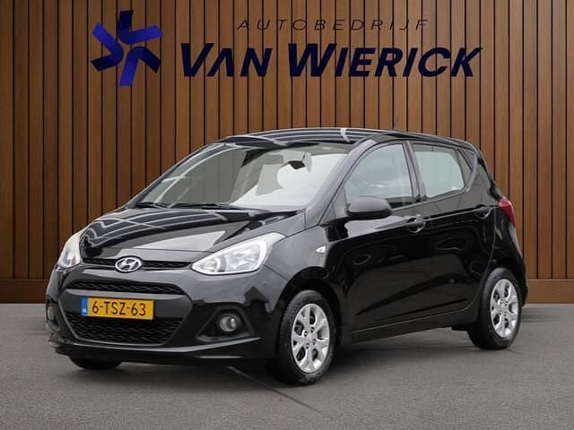 Zwart (metallic) Occasion 2014 Hyundai i10 Hatchback | € 5.945 (Goede deal) - Afbeelding 1/4