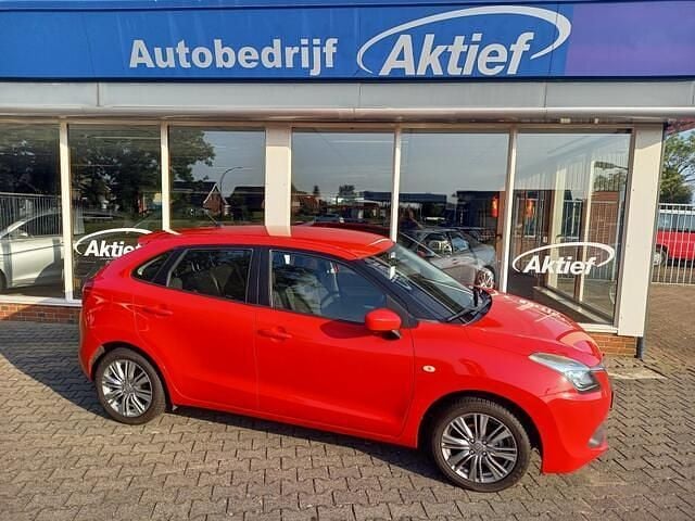 Rood Gebruikt 2017 Suzuki Baleno Exclusive Hatchback | € 9.950 (Goede deal) - Afbeelding 1/4