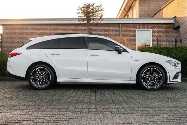 Occasion Mercedes CLA250 Shooting Brake AMG 160 PK (117 kW) 2020 Wit Stationwagen