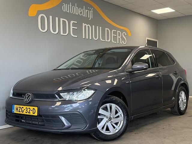 Grijs Gebruikt 2024 VW Polo Hatchback | € 22.950 (Eerlijke prijs) - Afbeelding 1/4