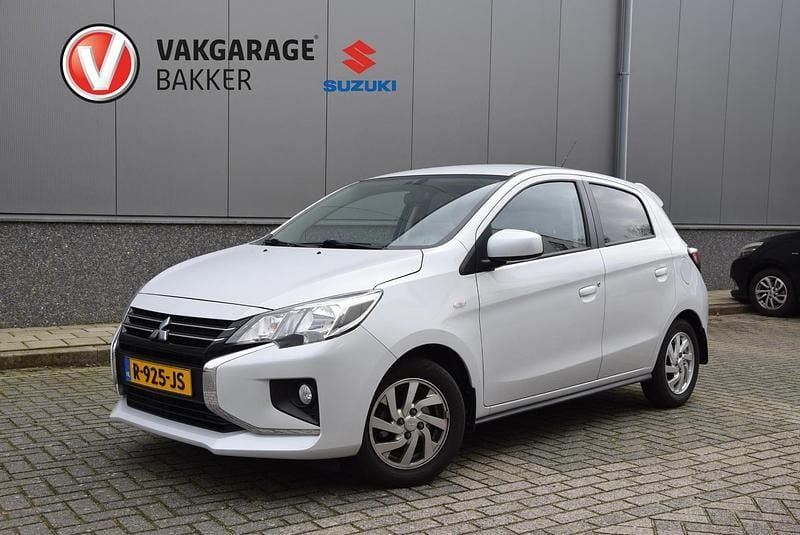 Wit Occasion 2022 Mitsubishi Space Star Hatchback | € 13.900 (Eerlijke prijs) - Afbeelding 1/4