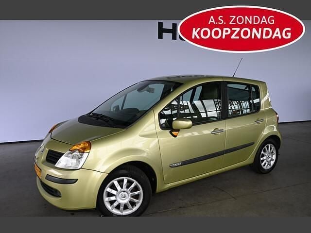 Groen, metallic lak Gebruikt 2005 Renault Modus Initiale MPV | € 1.240 (Eerlijke prijs) - Afbeelding 1/4