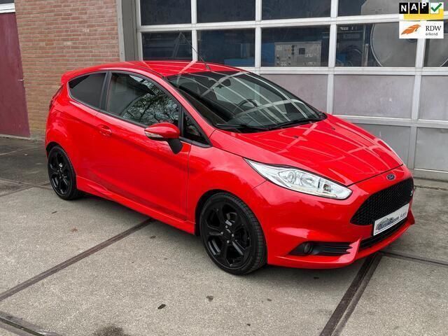 Rood Gebruikt 2013 Ford Fiesta ST Hatchback | € 10.450 (Goede deal) - Afbeelding 1/4
