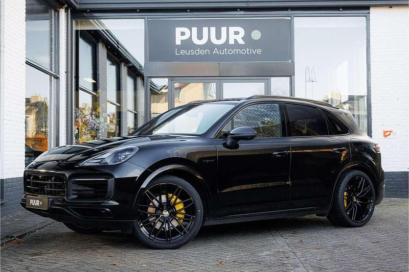 Zwart Occasion 2023 Porsche Cayenne Platinum Edition SUV | € 88.795 - Afbeelding 1/4