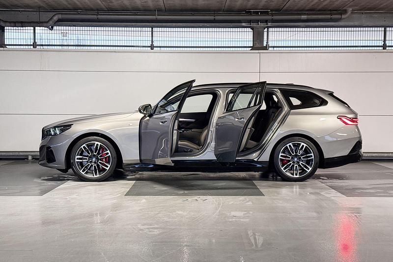 Occasion BMW i5 Comfort Edition 250 kW (340 PK) 2025 Grijs Stationwagen